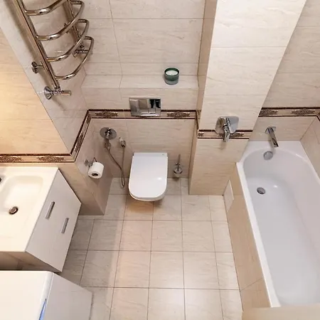 з балконом і парковкою